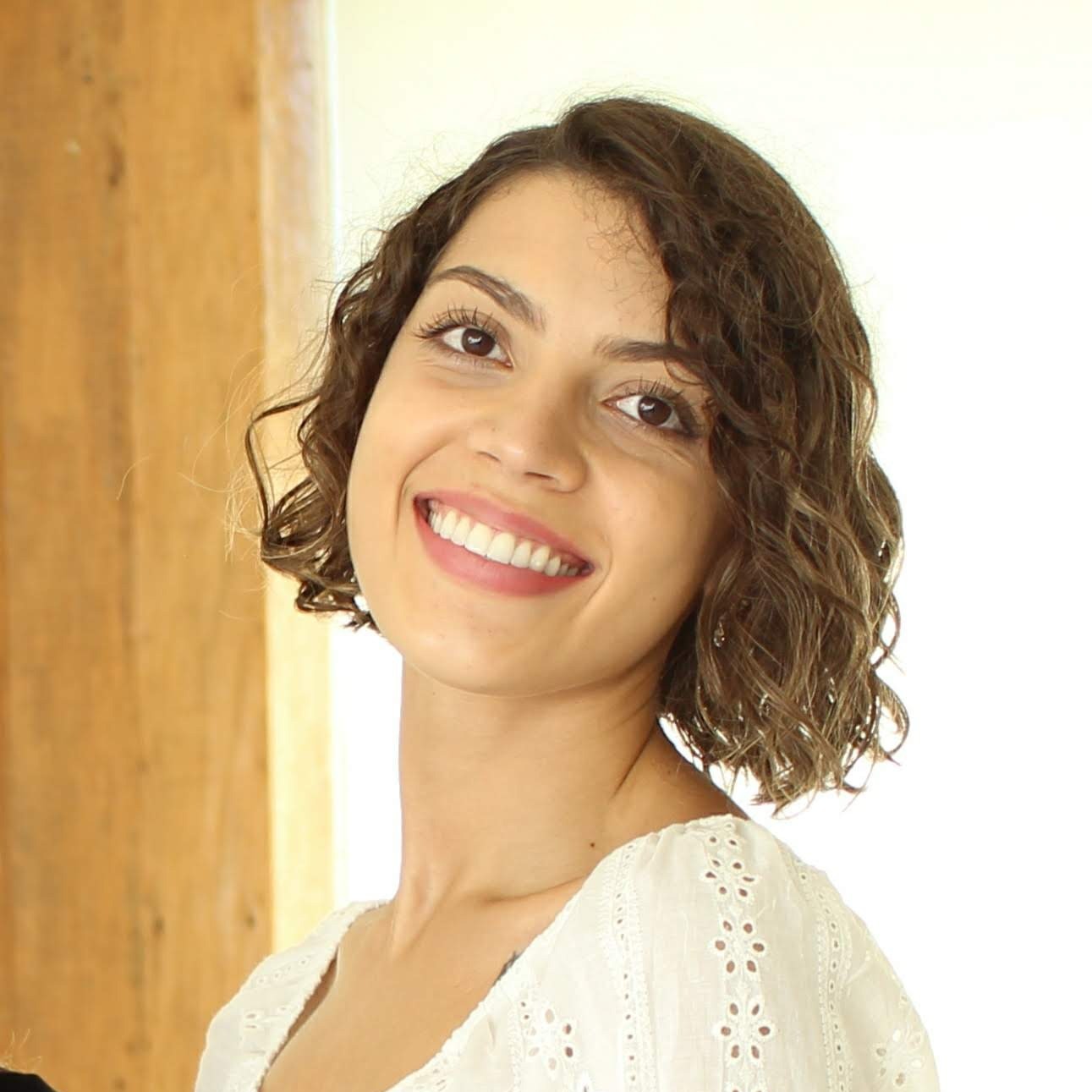 Dr. Mayara Cristina Oliveira Ortiz 